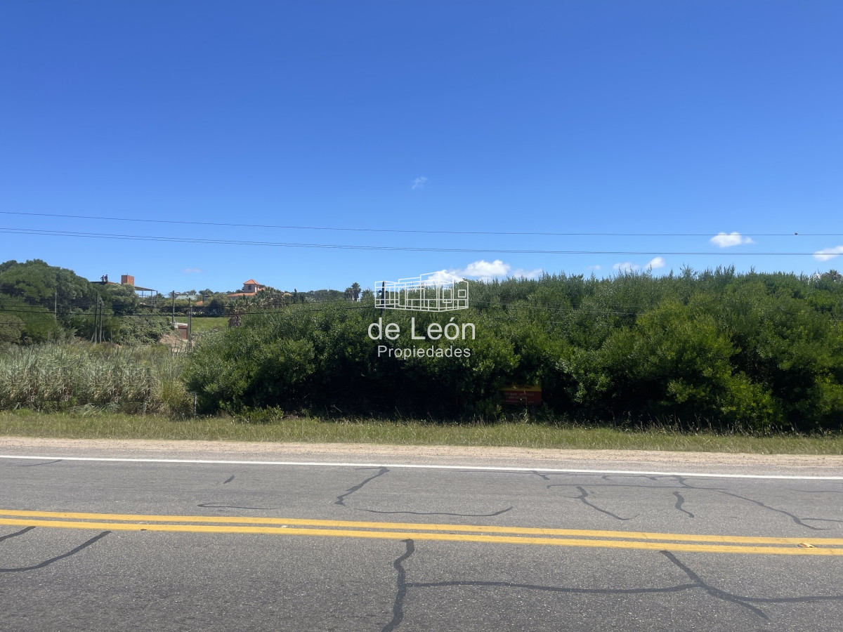 Lote sobre ruta 10 en Balneario Buenos Aires