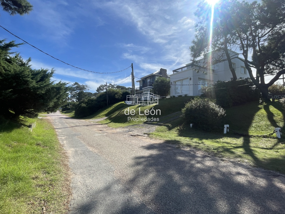 Terreno ID.1382 - Se vende terreno de 1008 m2 a 1 cuadra del mar en Montoya