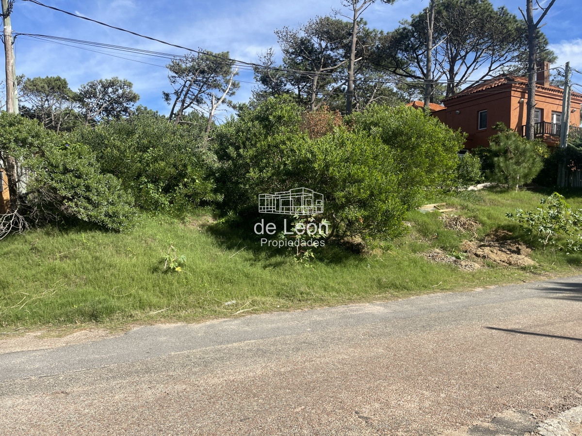 Terreno ID.1382 - Se vende terreno de 1008 m2 a 1 cuadra del mar en Montoya