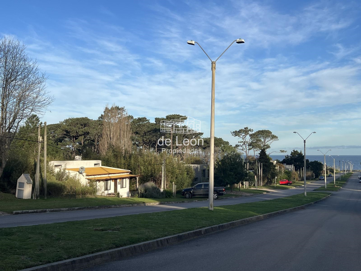 Terreno ID.15250 - Terreno en Montoya La Barra, sobre Av. jaureguiberry a 450mts del mar, 504m2