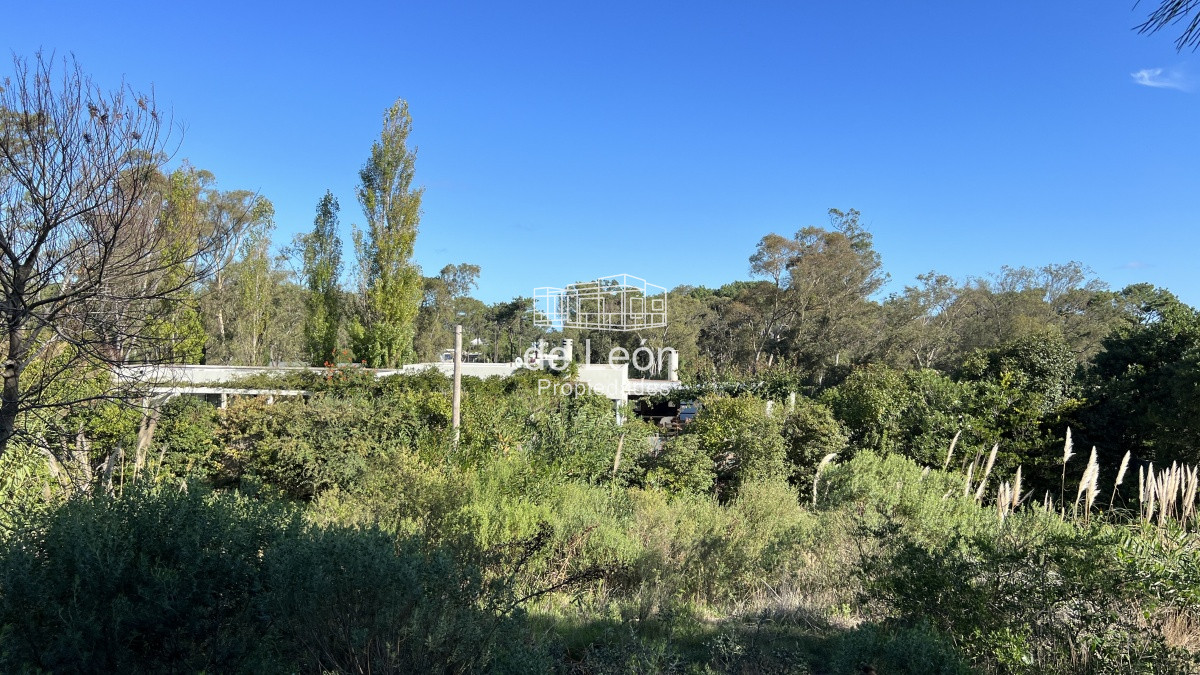 Terreno ID.14752 - Se vende amplio terreno esquinero en La Barra
