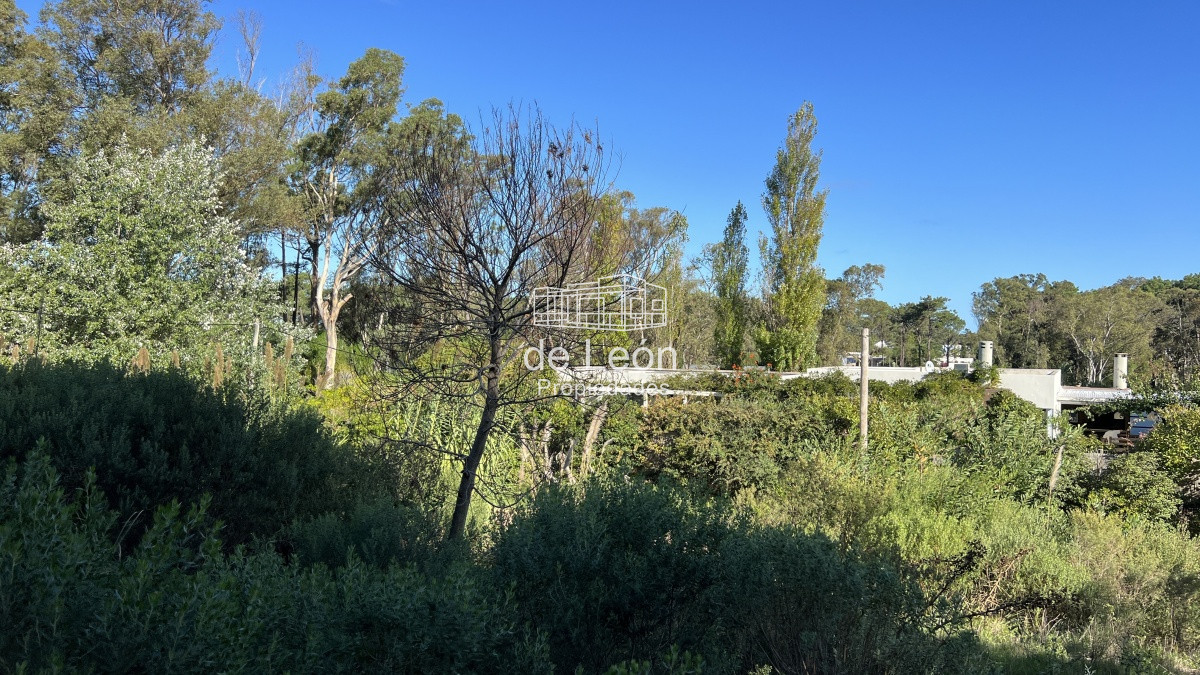 Terreno ID.14752 - Se vende amplio terreno esquinero en La Barra
