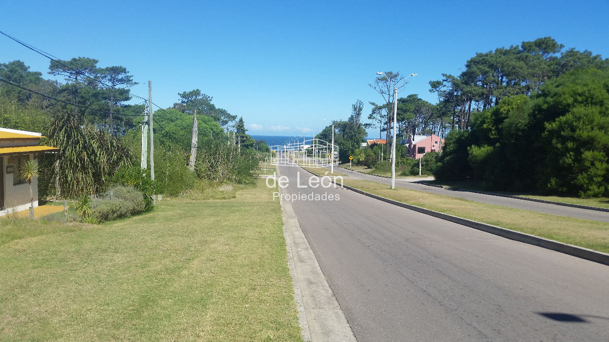 Terreno ID.15250 - Terreno en Montoya La Barra, sobre Av. jaureguiberry a 450mts del mar, 504m2