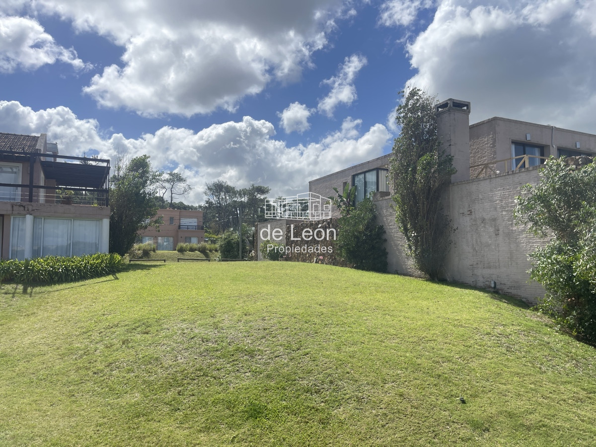 Terreno ID.15016 - Lote de 707m2 a metros del mar. Montoya, La Barra