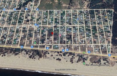 Terreno en Balneario Buenos Aires sobre calle 37 a 250mts del mar y de Ruta 10, 450m2