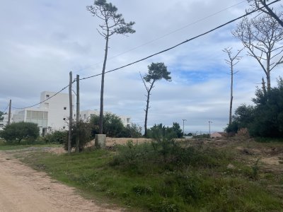 Terreno en venta en Montoya, La Barra 504m2