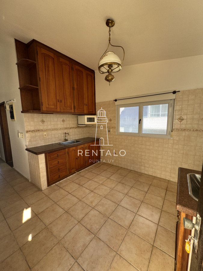 Casa ID.1160 - Alquiler anual 2 dormitorios en punta del este 
