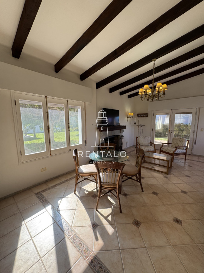 Casa ID.1160 - Alquiler anual 2 dormitorios en punta del este 