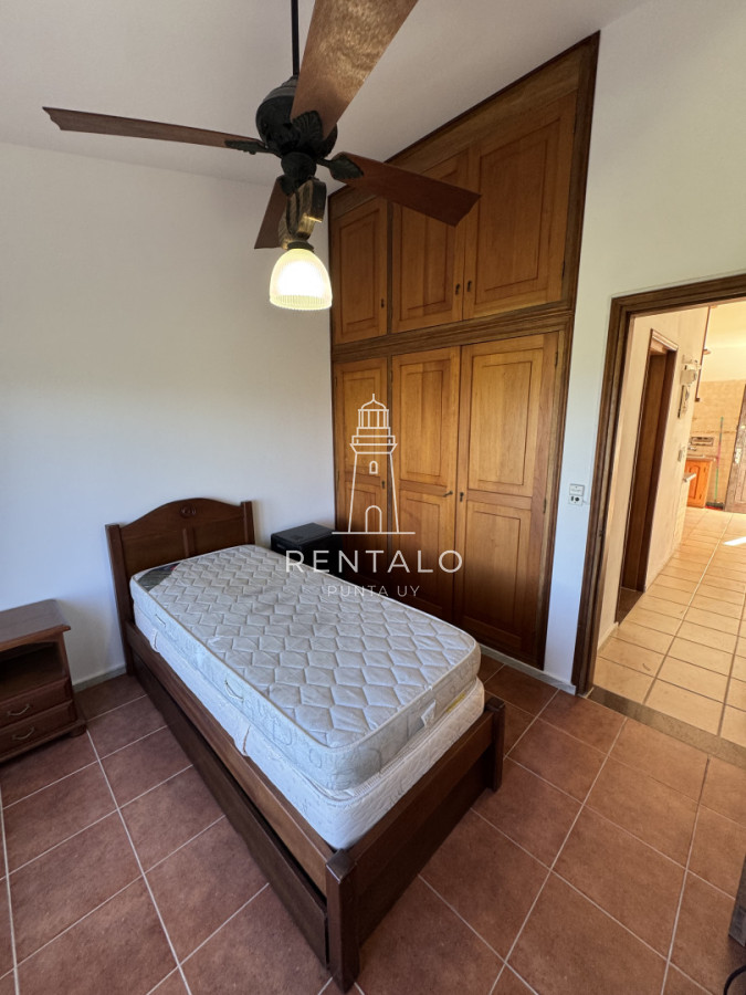 Casa ID.1160 - Alquiler anual 2 dormitorios en punta del este 