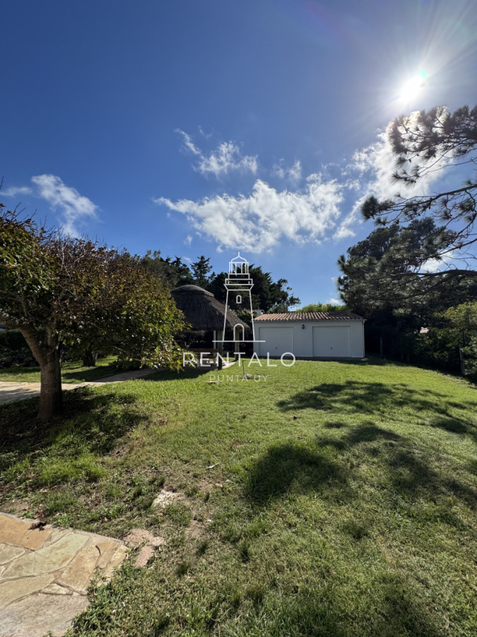 Casa ID.1160 - Alquiler anual 2 dormitorios en punta del este 