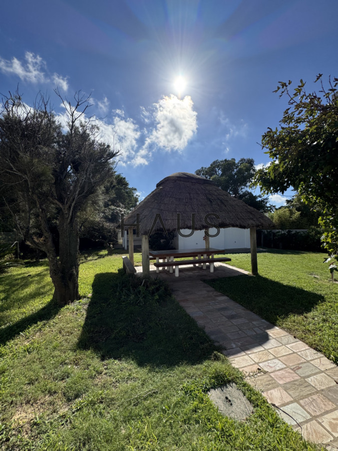 Casa ID.874 - ALQUILER ANUAL