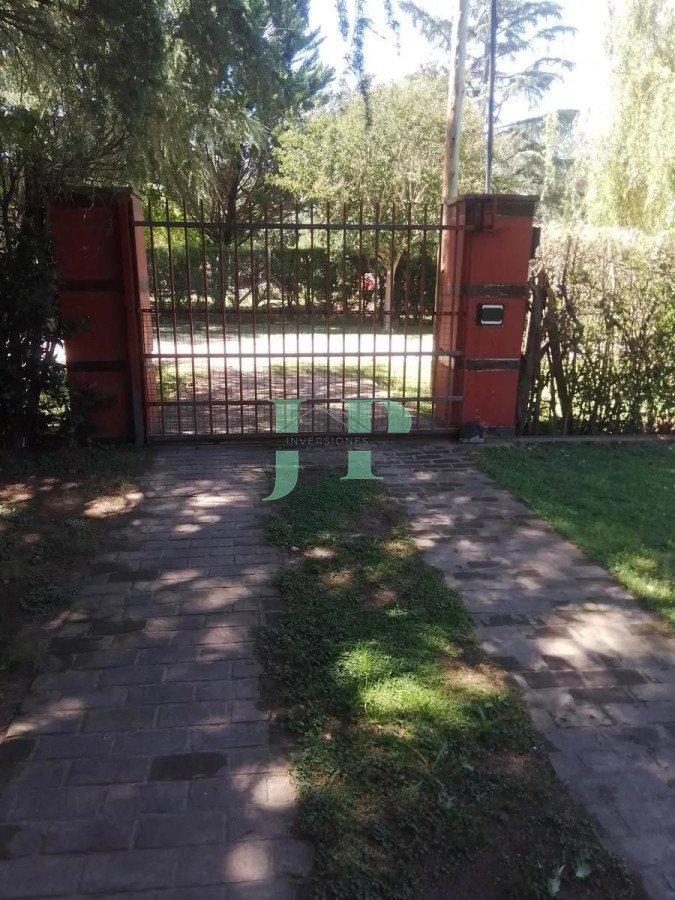 Casa ID.662 - Espectacular casaquinta en zona de quintas de General Rodríguez, en inmejorable ubicación.