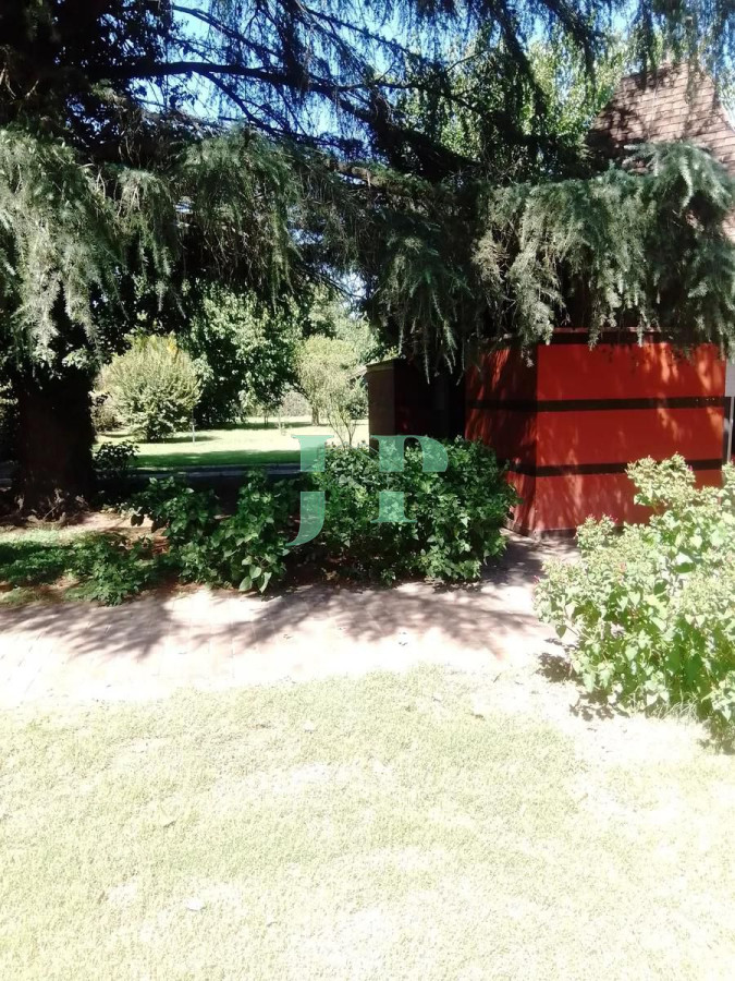 Casa ID.662 - Espectacular casaquinta en zona de quintas de General Rodríguez, en inmejorable ubicación.
