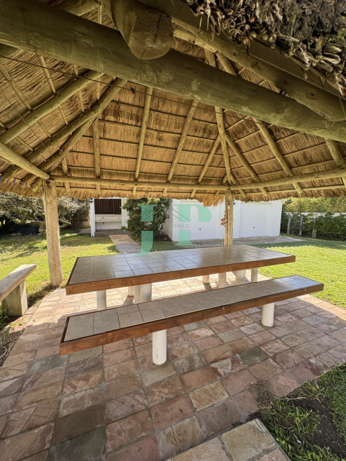 Casa ID.887 - ALQUILER ANUAL