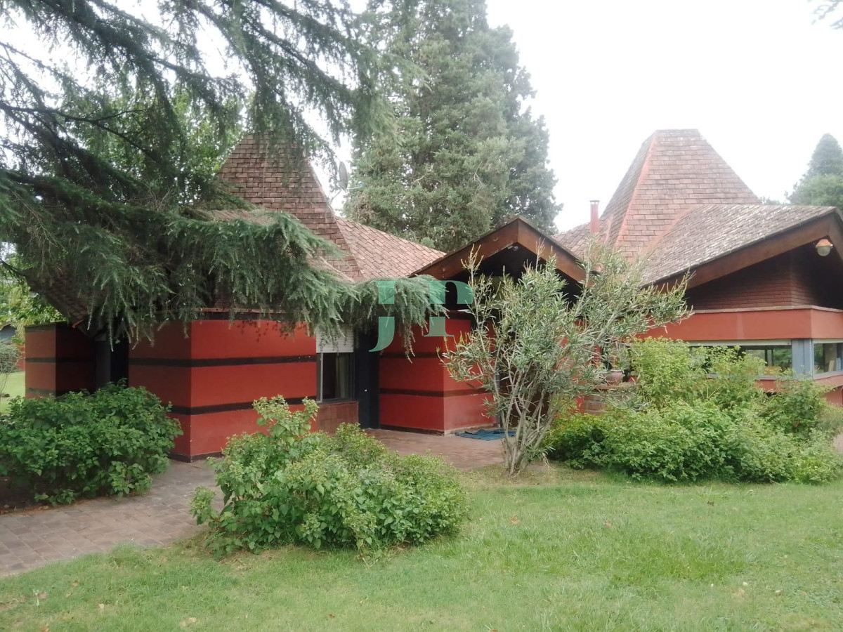 Casa ID.662 - Espectacular casaquinta en zona de quintas de General Rodríguez, en inmejorable ubicación.