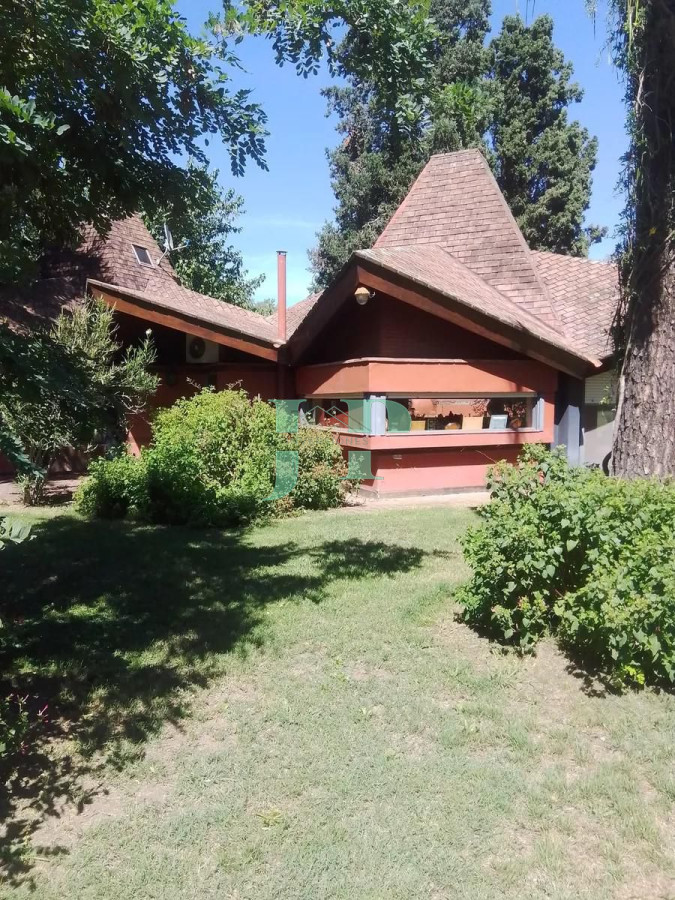 Casa ID.662 - Espectacular casaquinta en zona de quintas de General Rodríguez, en inmejorable ubicación.
