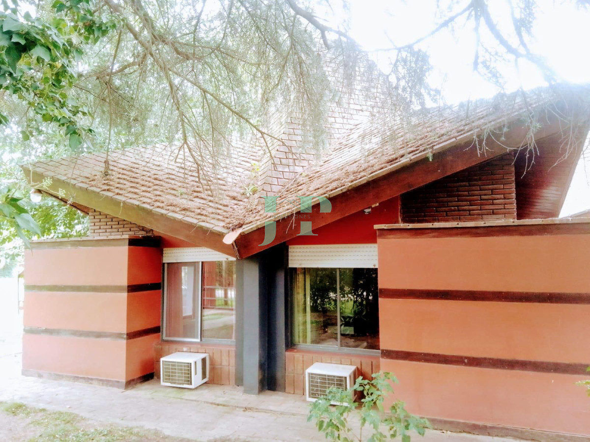 Casa ID.662 - Espectacular casaquinta en zona de quintas de General Rodríguez, en inmejorable ubicación.