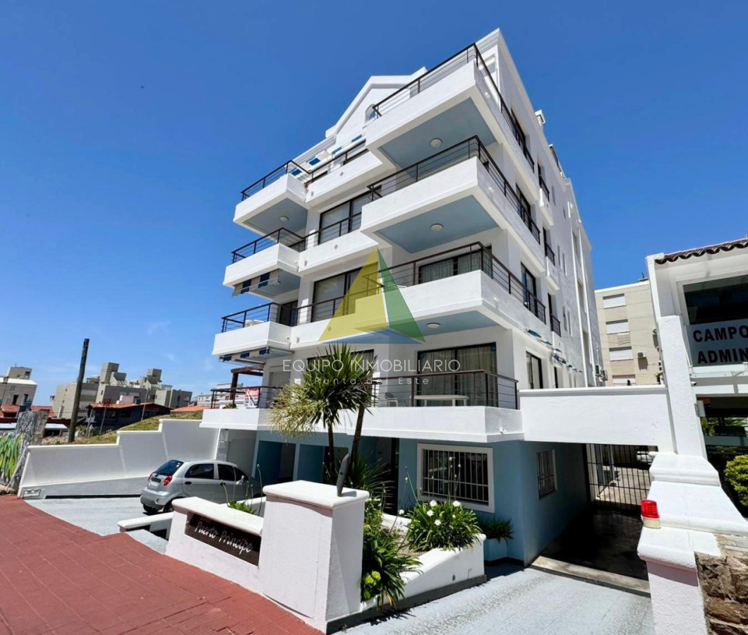 Excelente departamento en venta en La Pensinula de Punta del Este, a 50mts del mar. - Ref : EQP8274 - EQU8274A