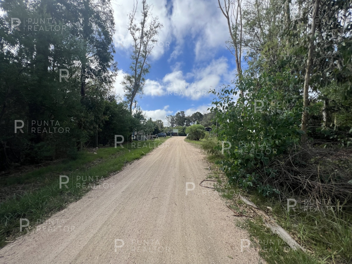 Terreno ID.1704 - 8 Terrenos de 500 m2 aprox en El Tesoro - La Barra