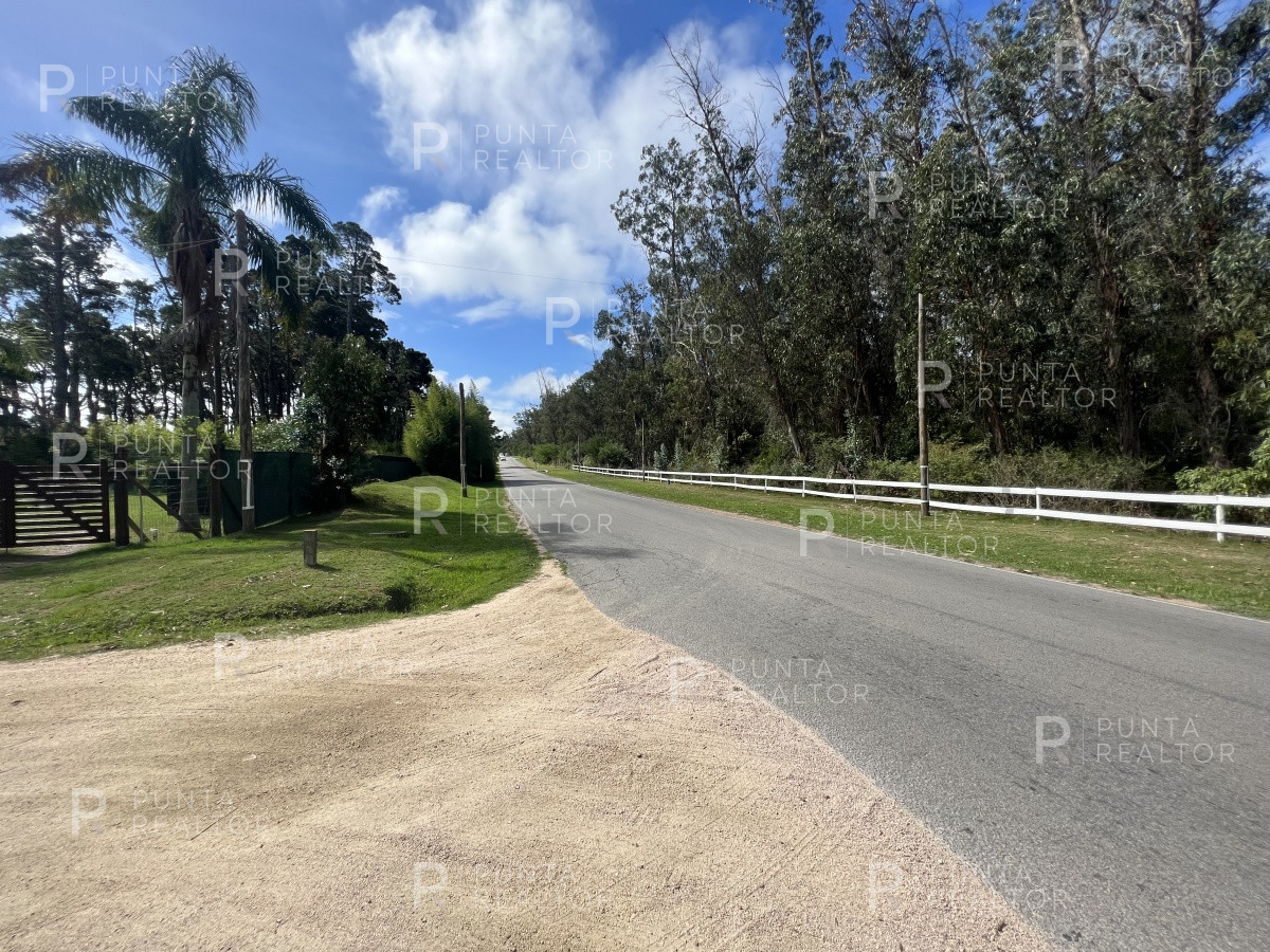 Terreno ID.1704 - 8 Terrenos de 500 m2 aprox en El Tesoro - La Barra