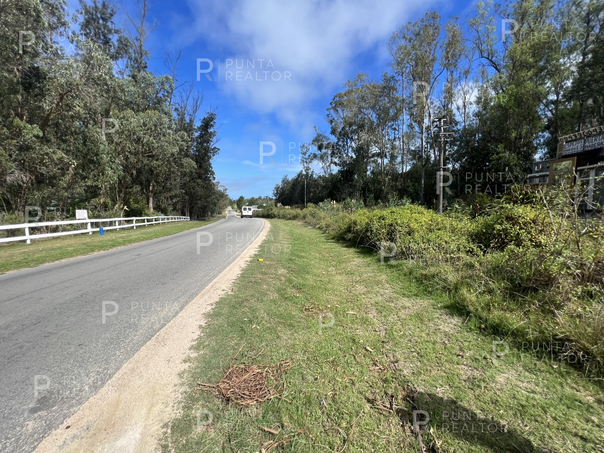 Terreno ID.1704 - 8 Terrenos de 500 m2 aprox en El Tesoro - La Barra