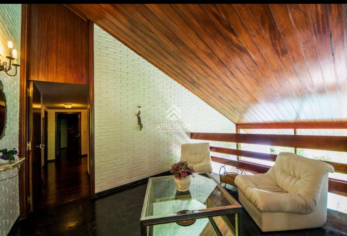 Casa ID.4176 - PLAYA MANSA 5 DORMITORIOS