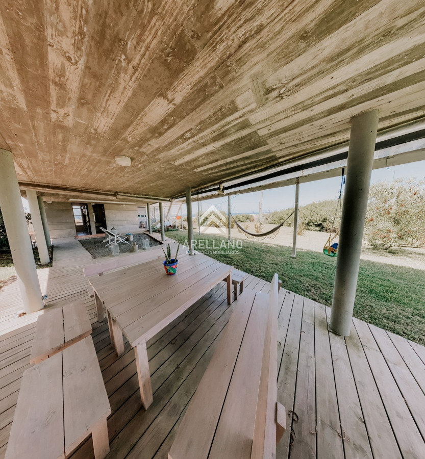 Casa ID.5673 - CASA FRENTE AL MAR EN EL CHORRO EN VENTA