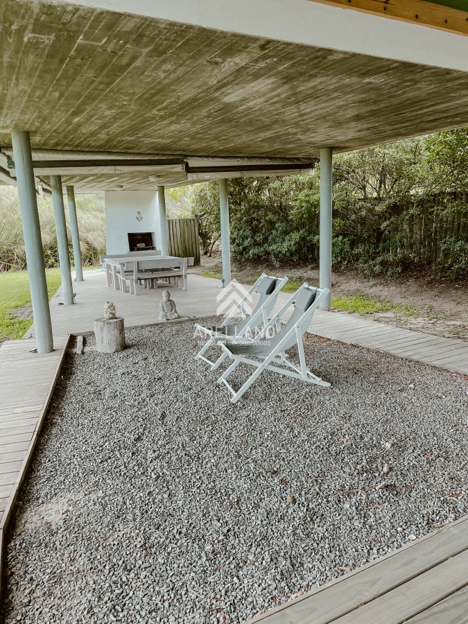 Casa ID.5673 - CASA FRENTE AL MAR EN EL CHORRO EN VENTA