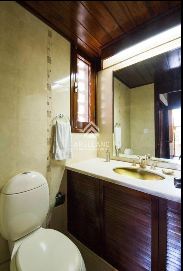 Casa ID.4176 - PLAYA MANSA 5 DORMITORIOS