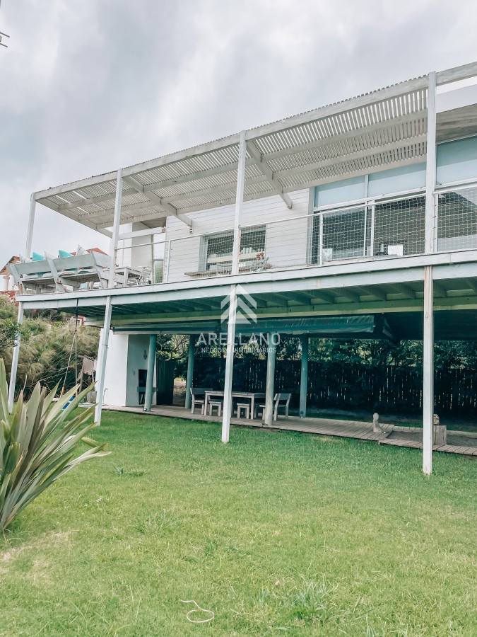 Casa ID.5673 - CASA FRENTE AL MAR EN EL CHORRO EN VENTA