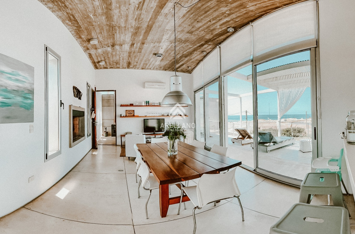 Casa ID.5673 - CASA FRENTE AL MAR EN EL CHORRO EN VENTA