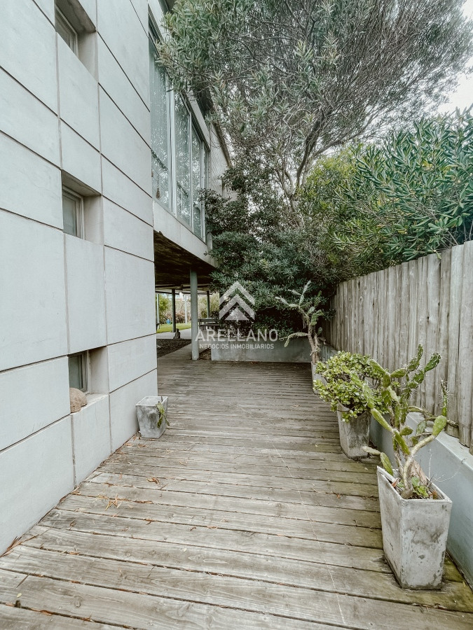 Casa ID.5673 - CASA FRENTE AL MAR EN EL CHORRO EN VENTA