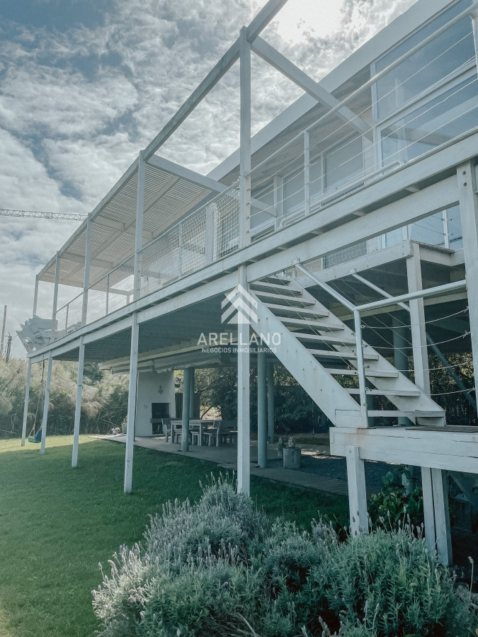 Casa ID.5673 - CASA FRENTE AL MAR EN EL CHORRO EN VENTA