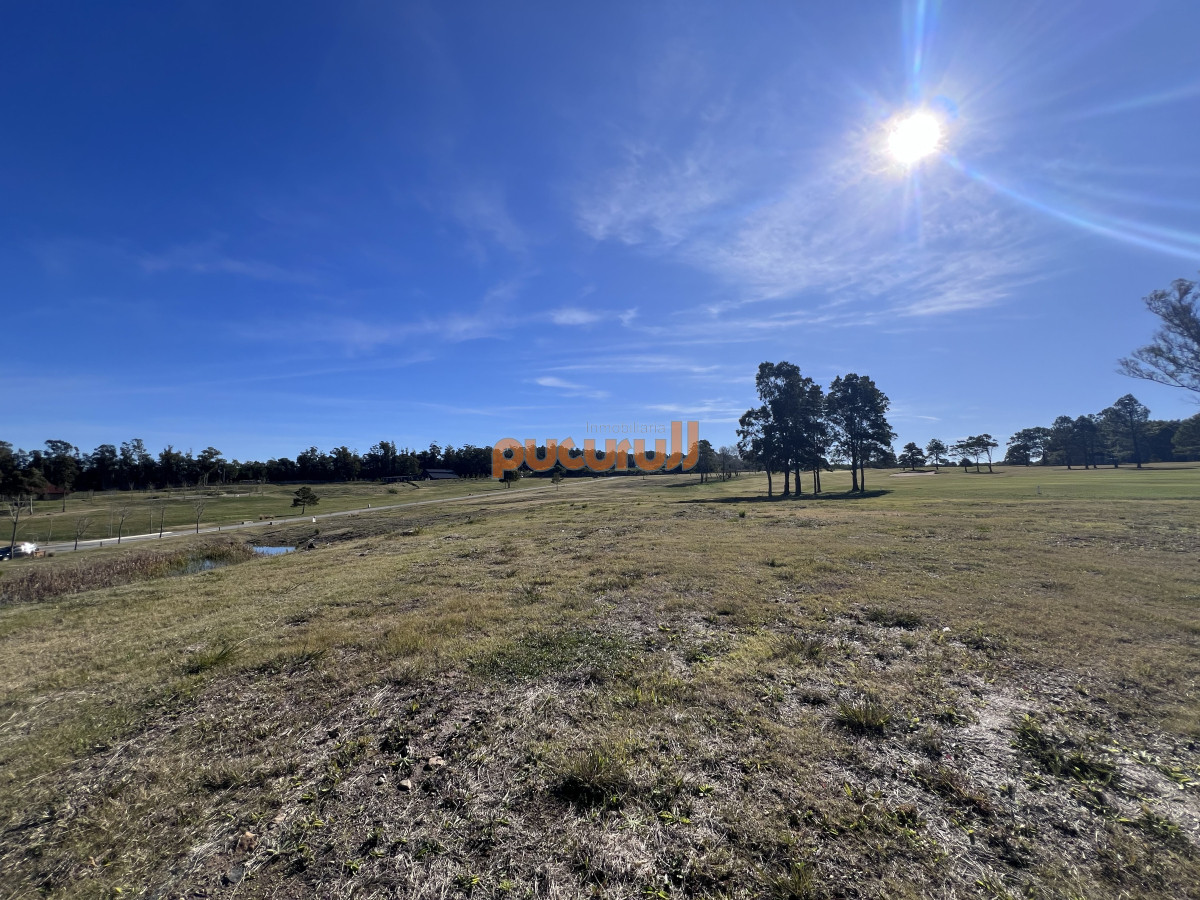 Terreno ID.2725 - Terreno en venta Pueblo mio, elevado y con laguna propia