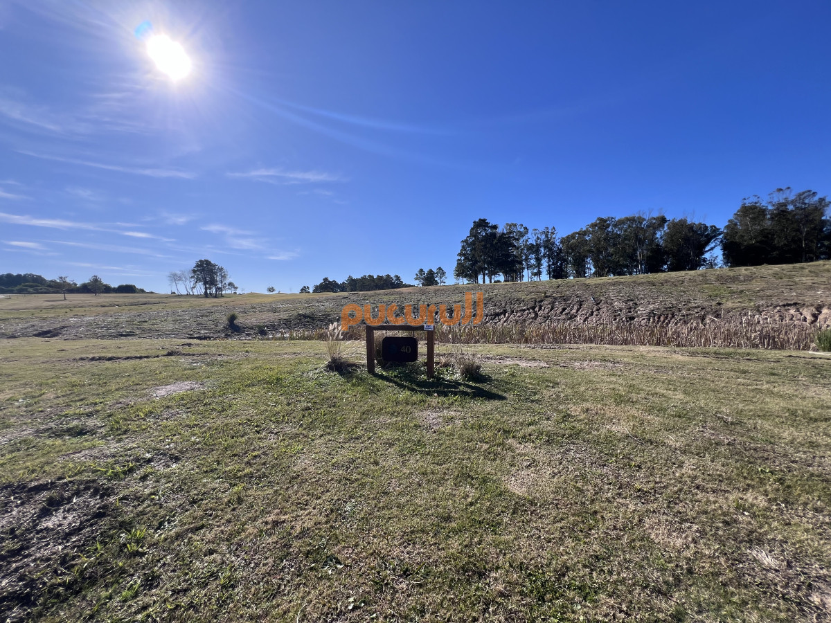 Terreno ID.2725 - Terreno en venta Pueblo mio, elevado y con laguna propia