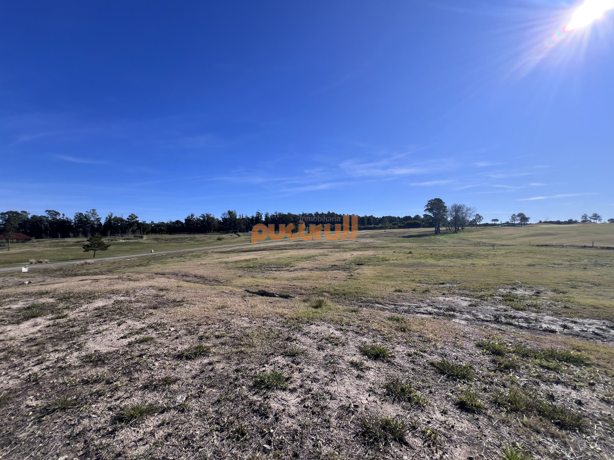 Terreno ID.2725 - Terreno en venta Pueblo mio, elevado y con laguna propia