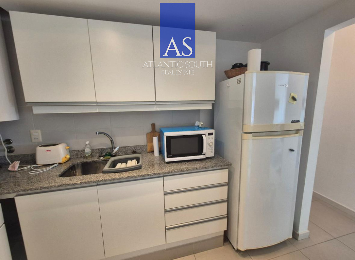 Apartamento ID.4089 - Apartamento 2 dormitorios con vista y garage piscina interior en edificio Botavara Punta del Este