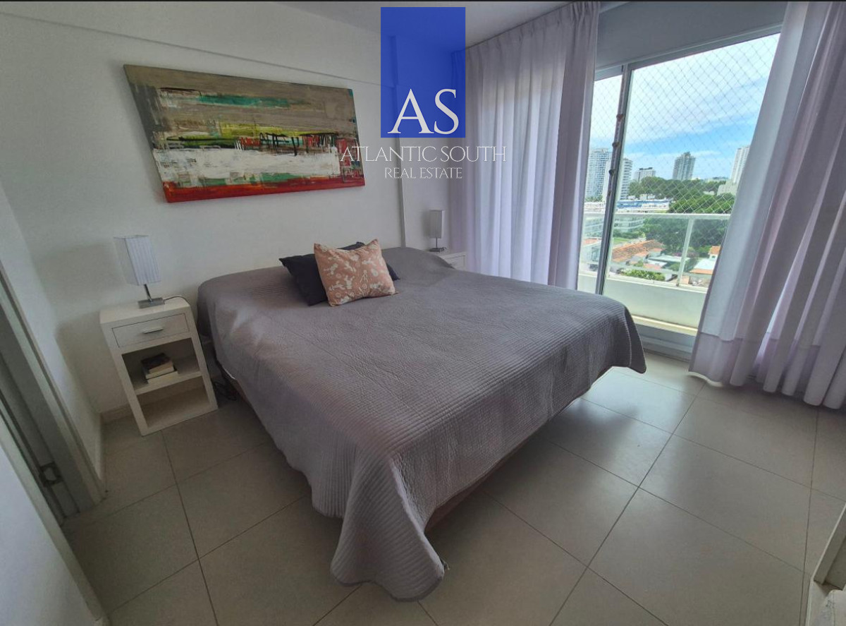 Apartamento ID.4089 - Apartamento 2 dormitorios con vista y garage piscina interior en edificio Botavara Punta del Este