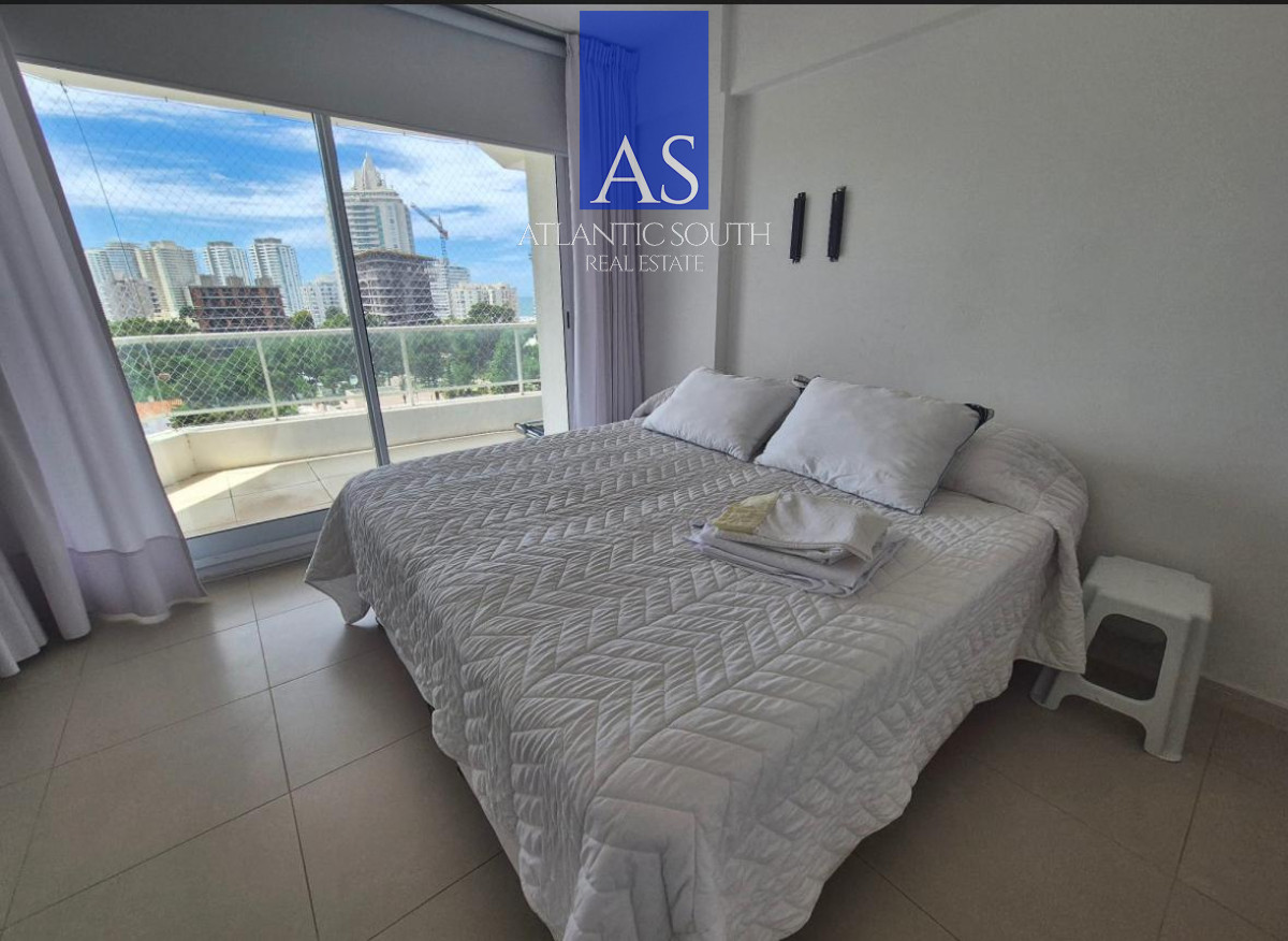 Apartamento ID.4089 - Apartamento 2 dormitorios con vista y garage piscina interior en edificio Botavara Punta del Este
