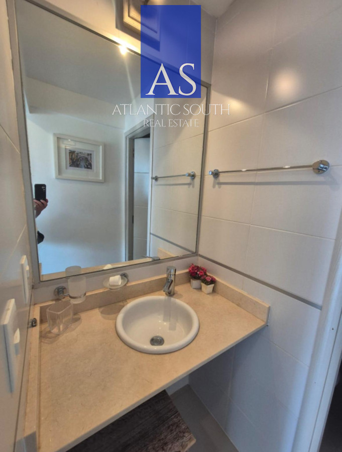 Apartamento ID.4089 - Apartamento 2 dormitorios con vista y garage piscina interior en edificio Botavara Punta del Este