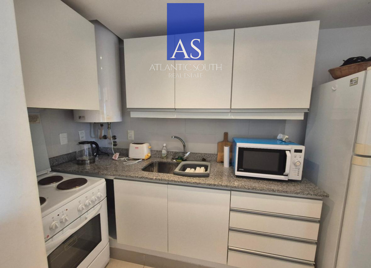 Apartamento ID.4089 - Apartamento 2 dormitorios con vista y garage piscina interior en edificio Botavara Punta del Este