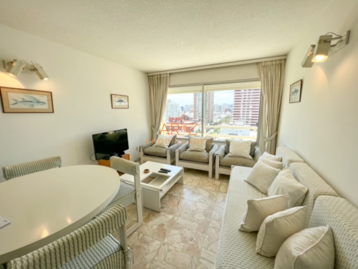 Apartamento ID.1352 - Departamento con vista al mar en exclusiva torre a pasos de playa brava, Punta del Este
