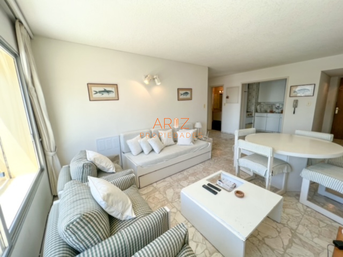 Apartamento ID.1352 - Departamento con vista al mar en exclusiva torre a pasos de playa brava, Punta del Este