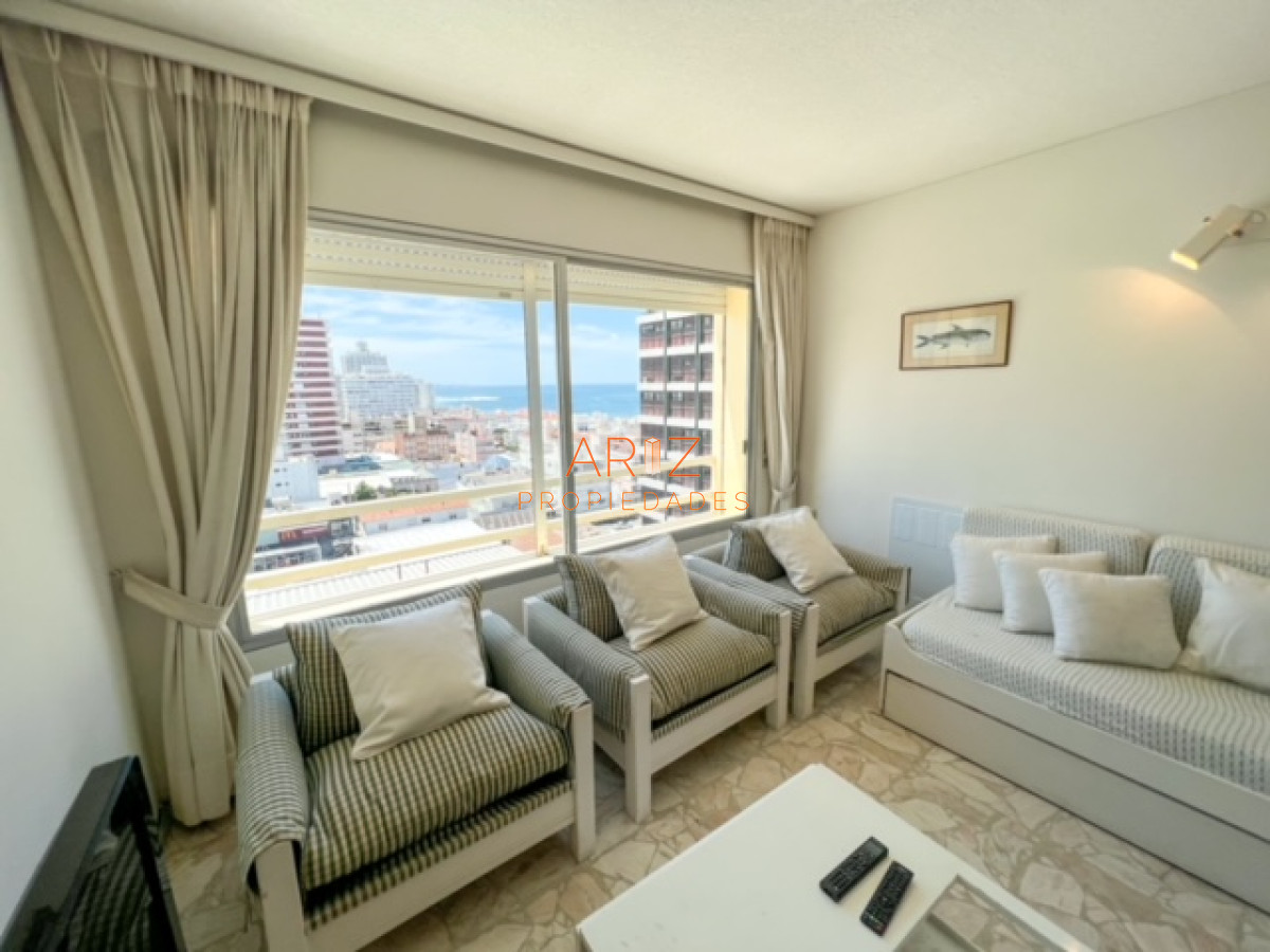Apartamento ID.1352 - Departamento con vista al mar en exclusiva torre a pasos de playa brava, Punta del Este