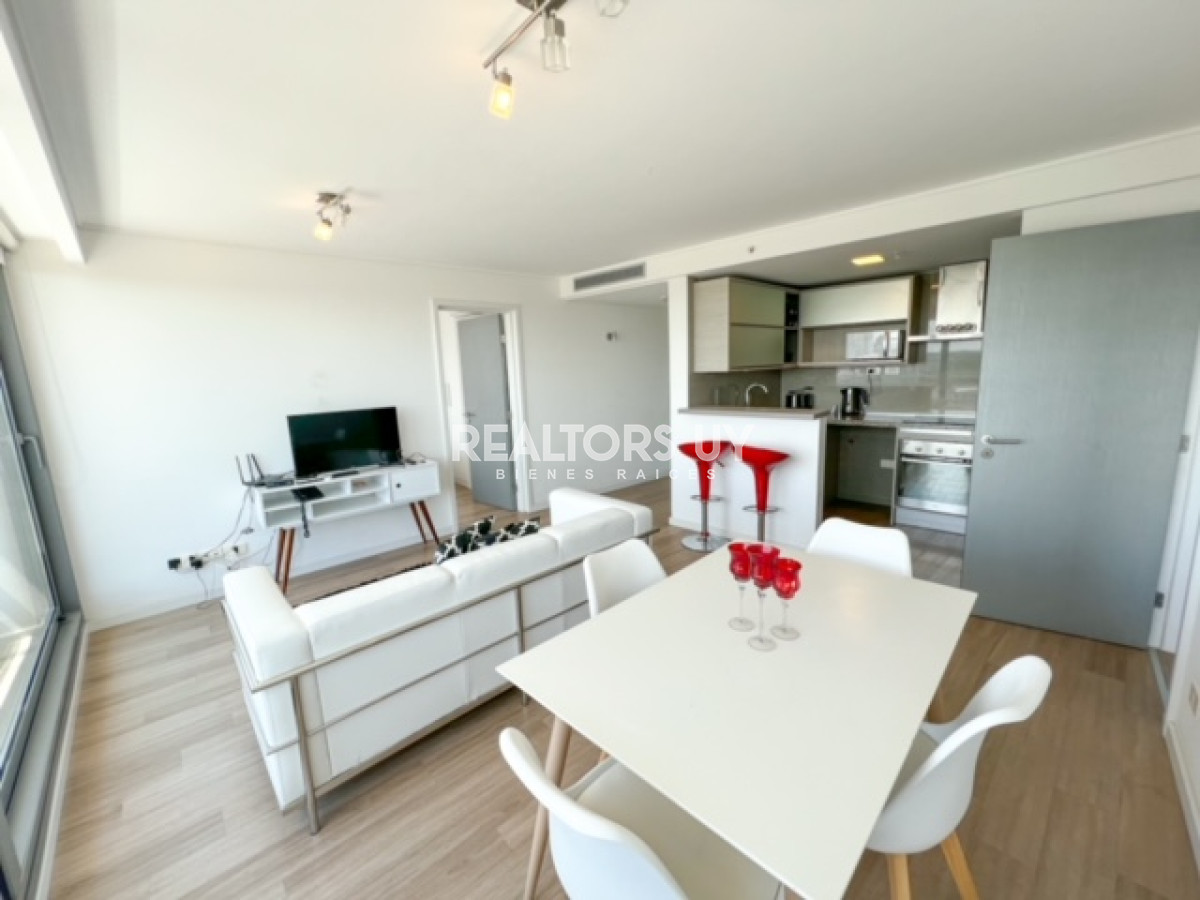 Apartamento ID.376 - Departamento en venta de 2 dormitorios en Punta del Este , a 200 mts del mar