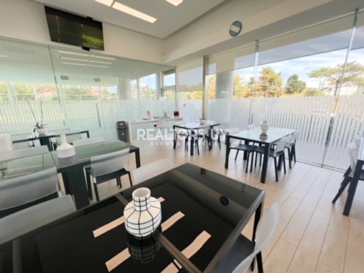 Apartamento ID.376 - Departamento en venta de 2 dormitorios en Punta del Este , a 200 mts del mar