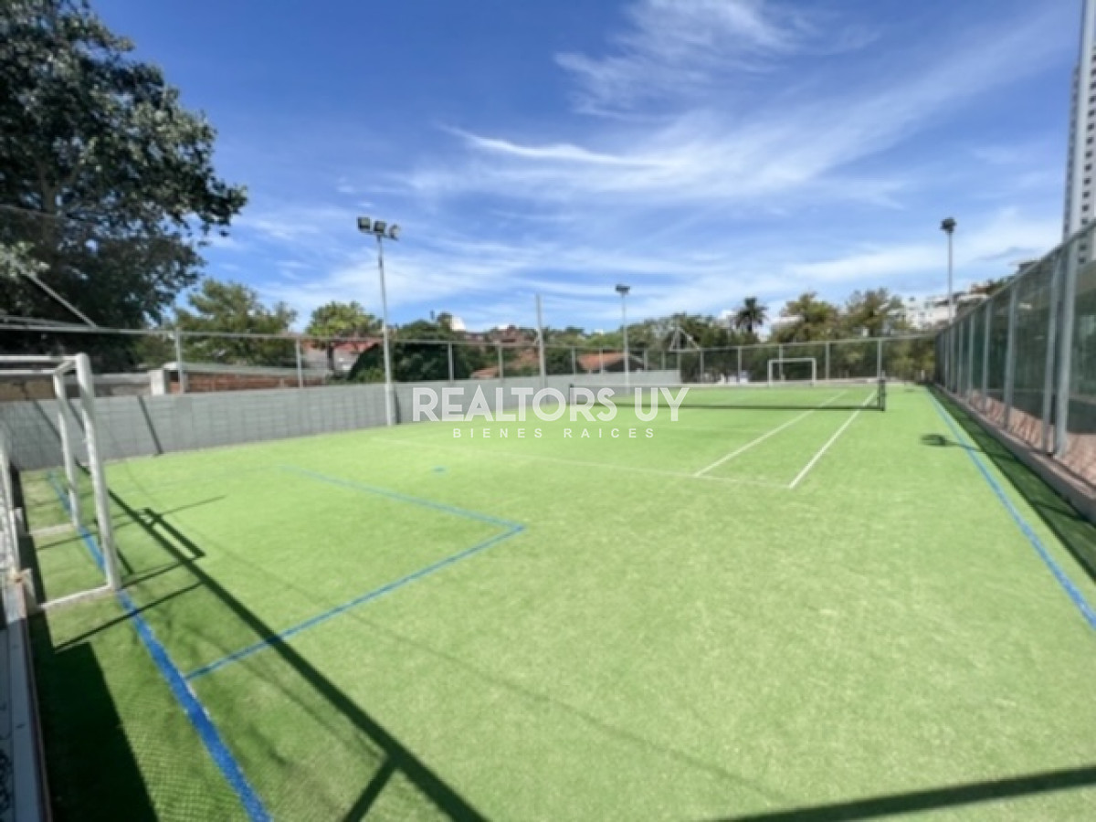 Apartamento ID.376 - Departamento en venta de 2 dormitorios en Punta del Este , a 200 mts del mar