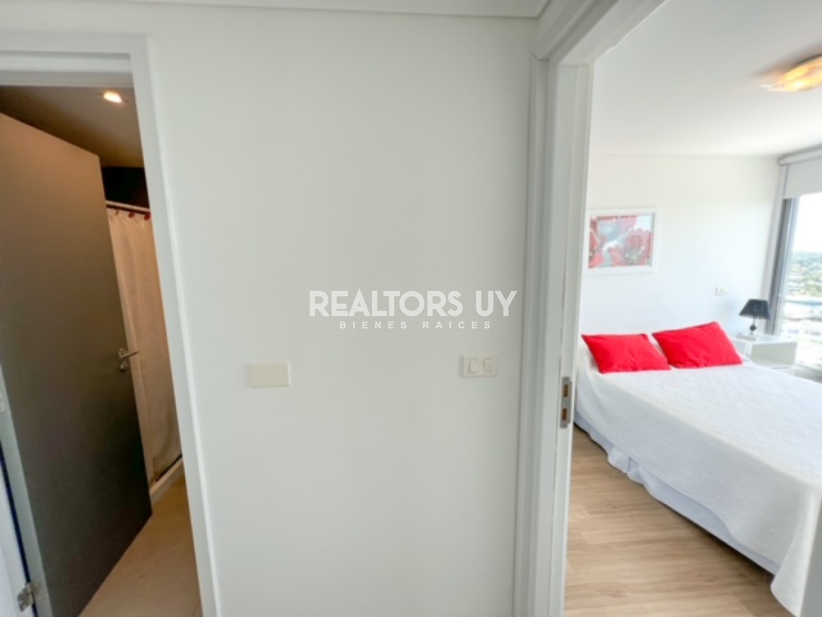 Apartamento ID.376 - Departamento en venta de 2 dormitorios en Punta del Este , a 200 mts del mar