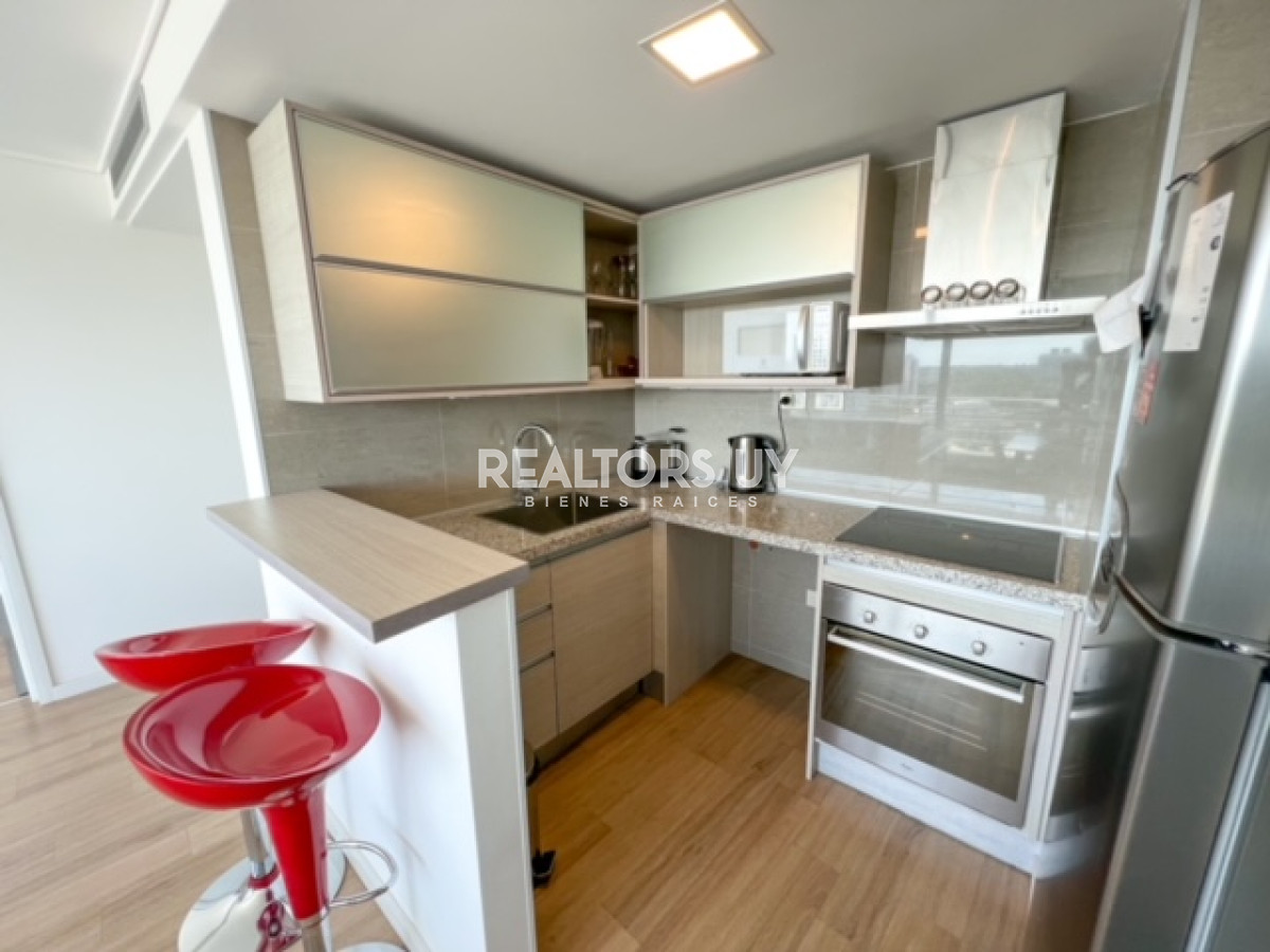 Apartamento ID.376 - Departamento en venta de 2 dormitorios en Punta del Este , a 200 mts del mar