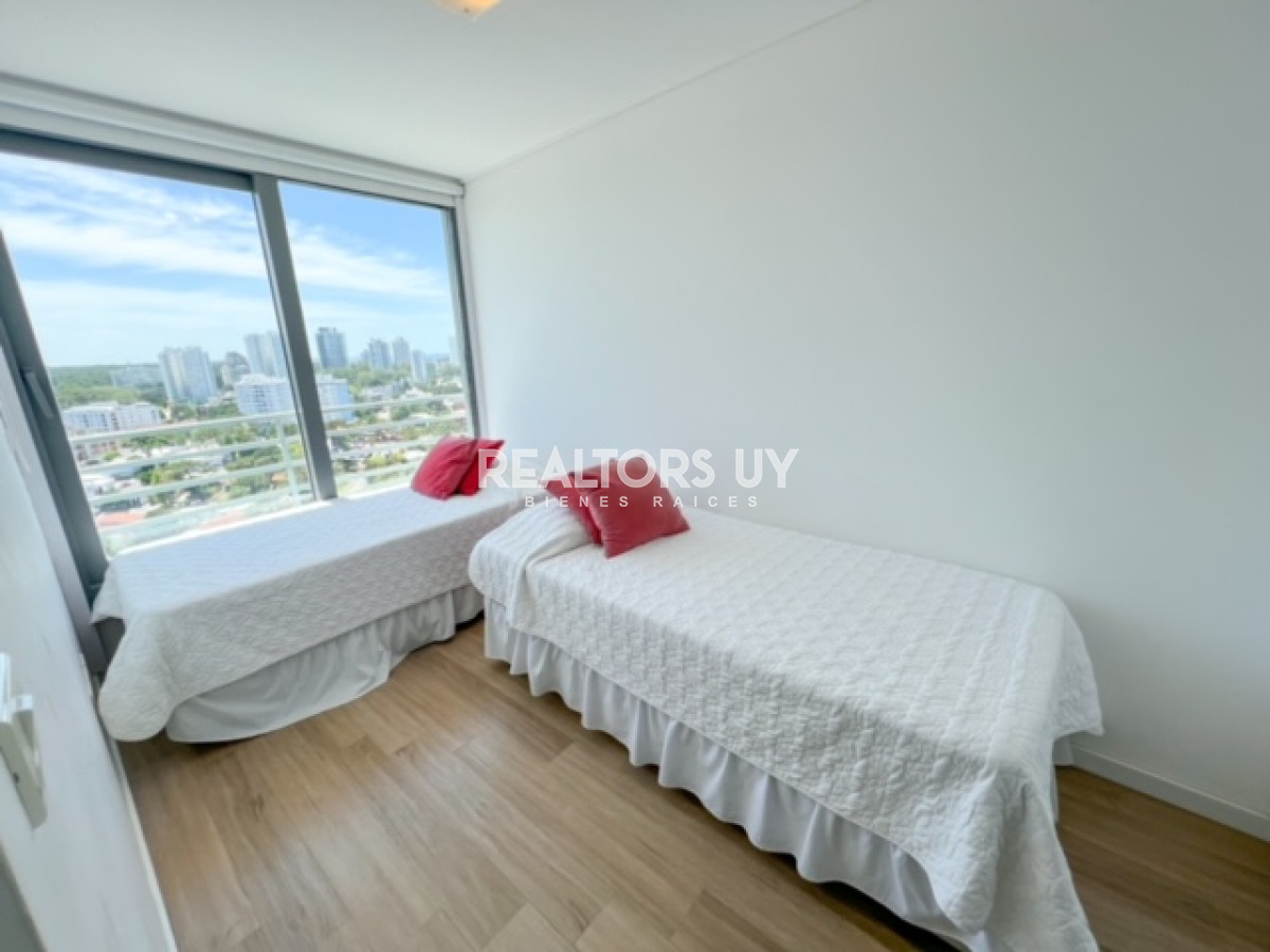 Apartamento ID.376 - Departamento en venta de 2 dormitorios en Punta del Este , a 200 mts del mar
